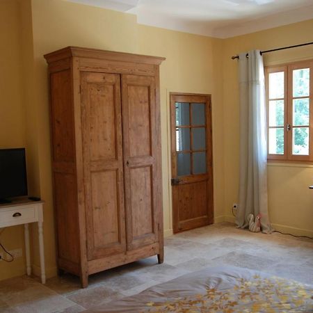 Bed and Breakfast Le Moulin Des Pinchinats Aix-en-Provence Exterior foto