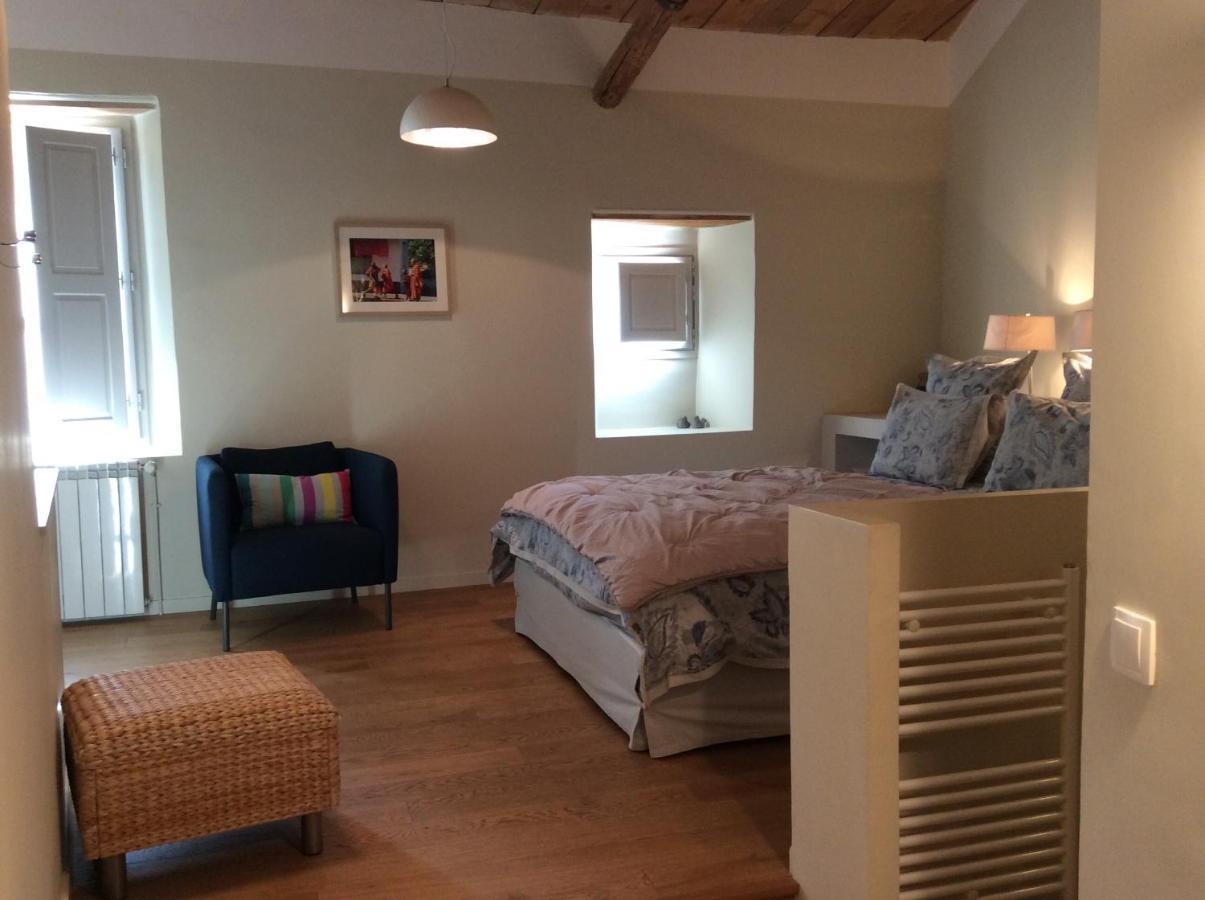 Bed and Breakfast Le Moulin Des Pinchinats Aix-en-Provence Exterior foto